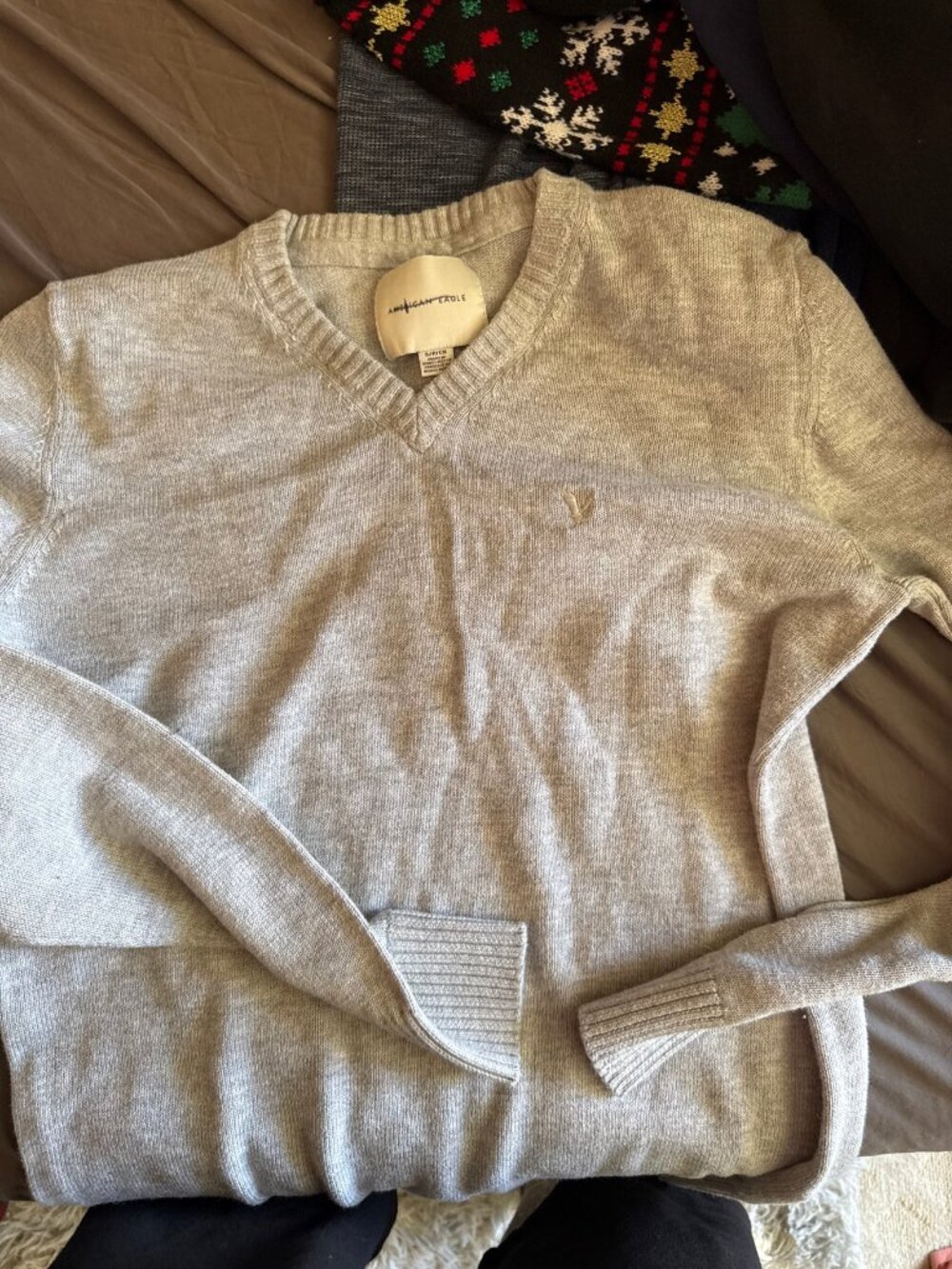 American Eagle Light Gray V-Neck Knit Sweater S